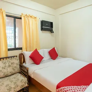 Conrado's Apartelle Hotel